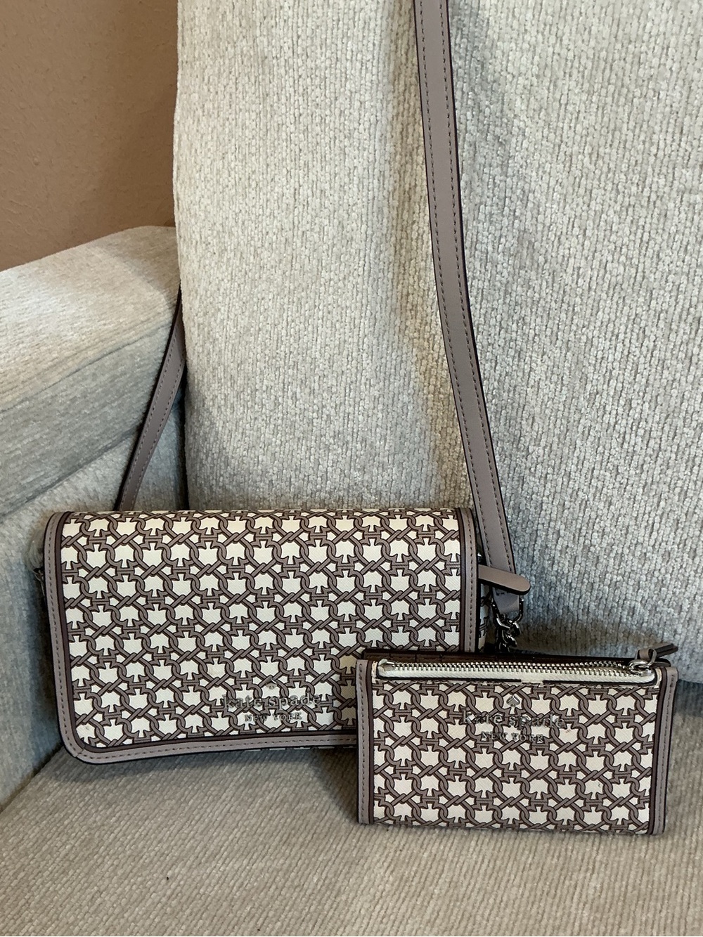 Kate Spade New York Spade Link Crossbody & Small Slim Bifold Wallet Bundle Set